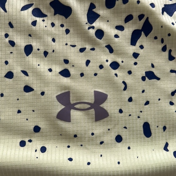 UNDER ARMOUR WORKOUT TEE - Picture 4 of 7
